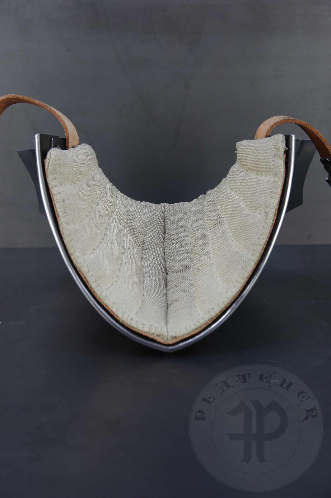 Sallet inspired by example from the Philadelphia Museum of Art; bevor inspired on Churburg CHS25 piece. Period: 1460-1470 Material: 2 mm steel with 0,3 % carbon. Heat treatment: sallet hardened and tempered up to 38 HRC and bevor up to 42 HRC. / Salada inspirowana na originale z Philadelphia Museum of Art; podbrdek oparty na oryginale z Churburga CHS25. Salada hartowana i odpuszczana do 38 HRC a podbrdek do 42 HRC.